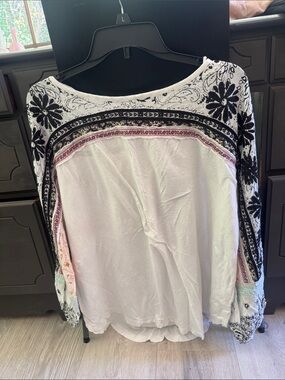 Free People Embroidered White Floral-Accent Top